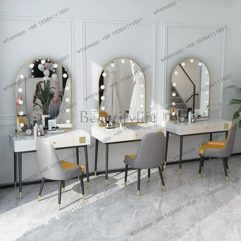 Mesa de maquillaje con espejo  - Beauty And Makeup Studio reseña y precio