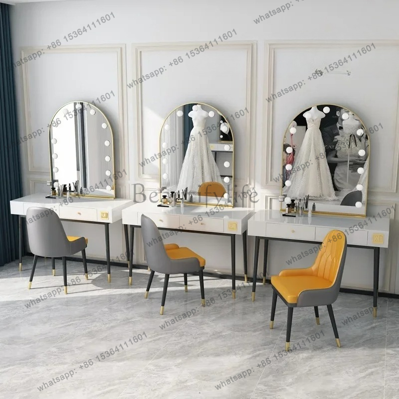 Mesa de maquillaje con espejo  - Beauty And Makeup Studio reseña y precio