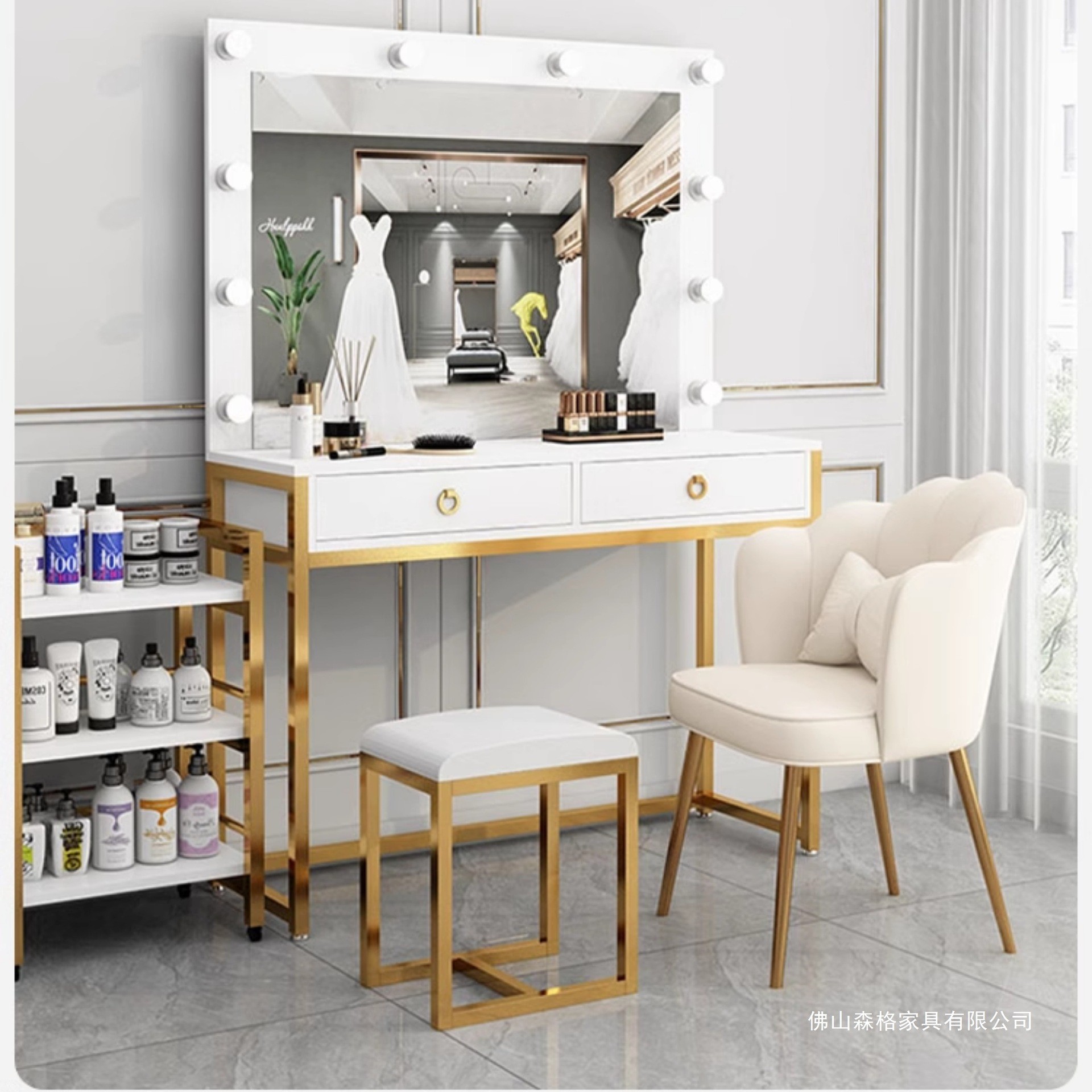 Tocador de estudio con espejo  - Beauty And Makeup Studio reseña y precio