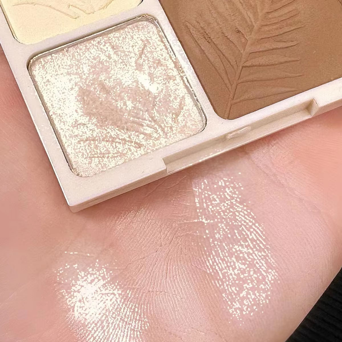Placa de retoque de cuatro col - Highlighter Bronzer Palette reseña y precio